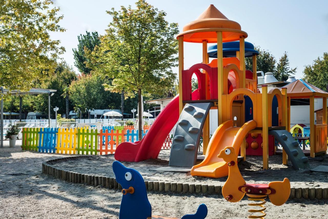 Happy Camp Mobile Homes In Butterfly Camping Village Peschiera del Garda Eksteriør bilde